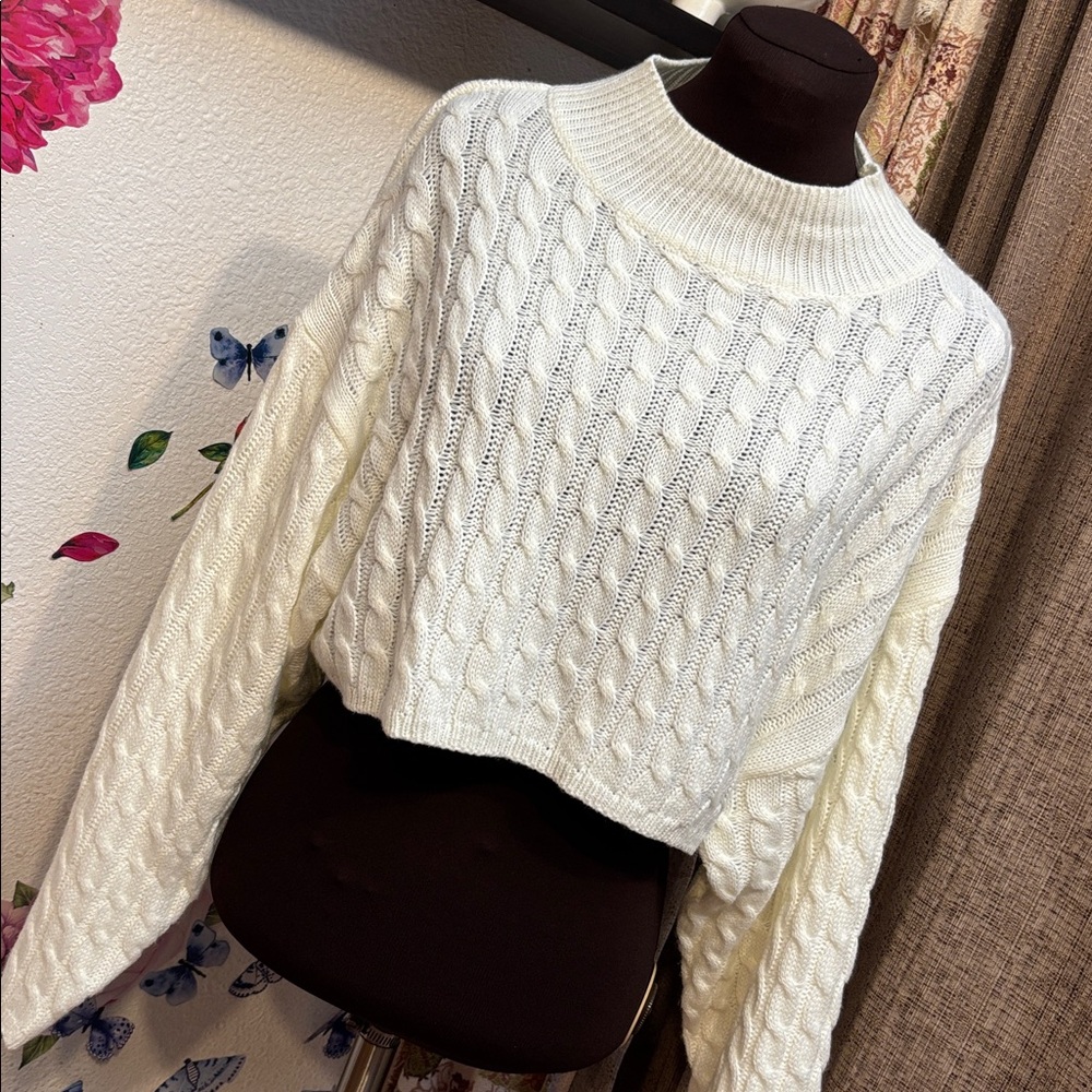 Cozy White Cable Knit Cropped Oversized Sweater with a mock neck. Size M.
